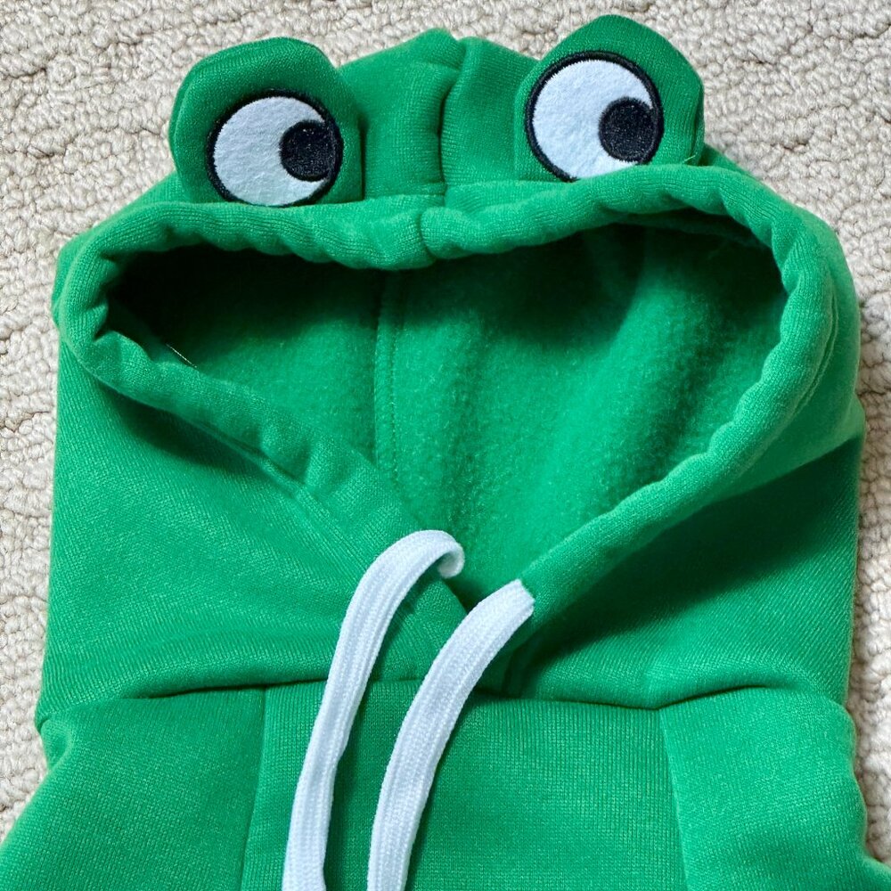 New Dog Frog Sweatshirt With Hood Size XL
